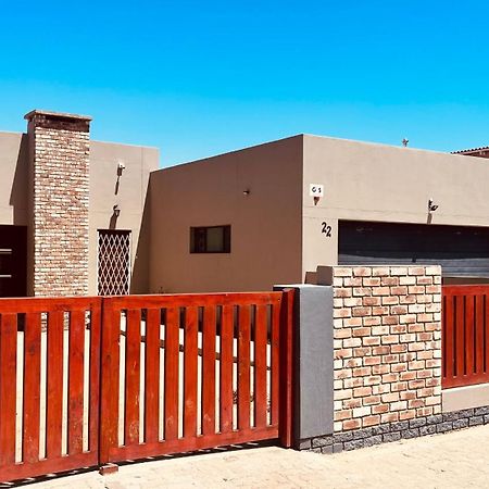 Otis Self Catering Apartment วัลวิสเบย์ ภายนอก รูปภาพ