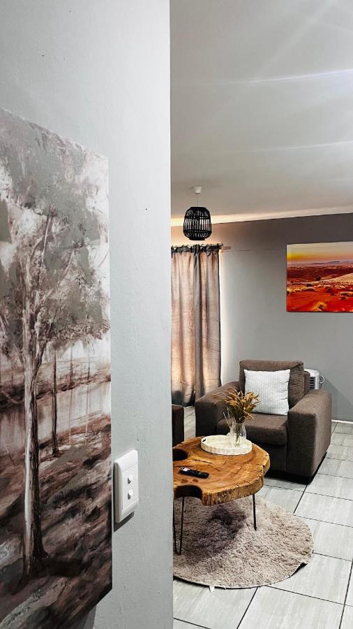 Otis Self Catering Apartment วัลวิสเบย์ ภายนอก รูปภาพ
