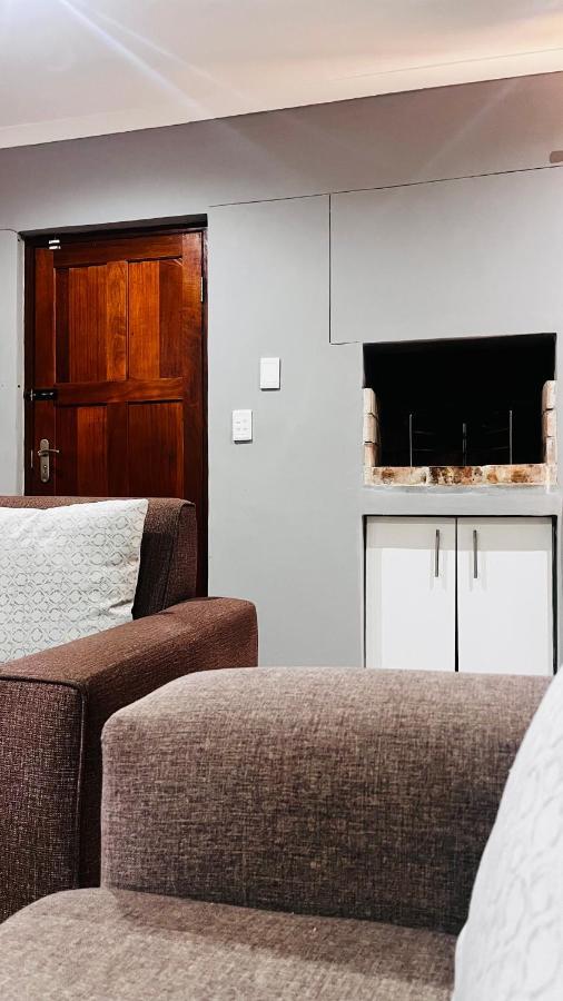 Otis Self Catering Apartment วัลวิสเบย์ ภายนอก รูปภาพ