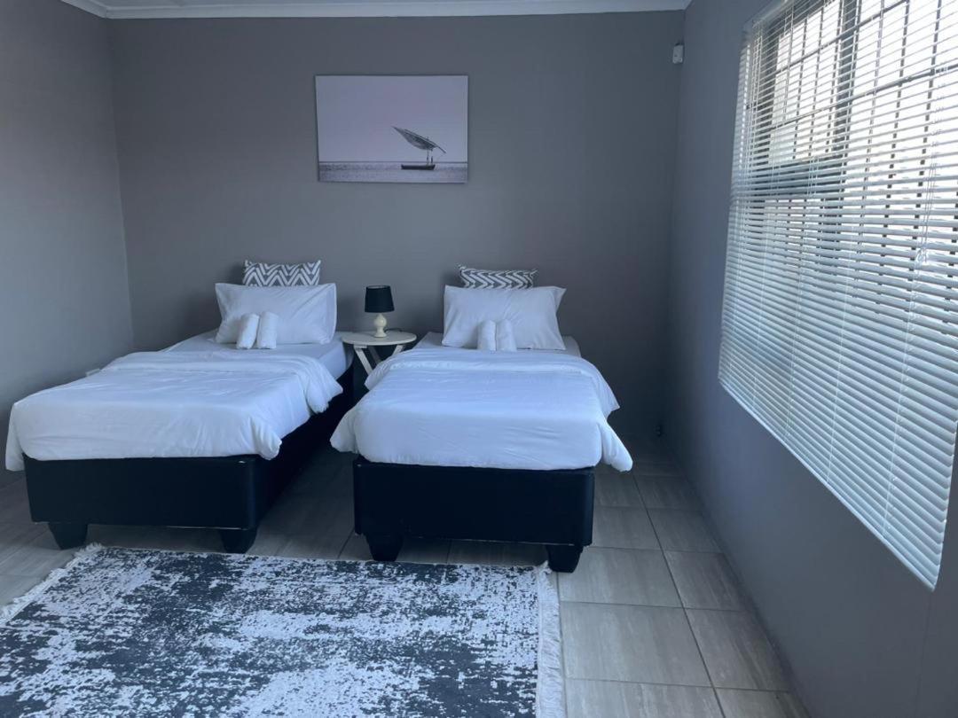 Otis Self Catering Apartment วัลวิสเบย์ ภายนอก รูปภาพ