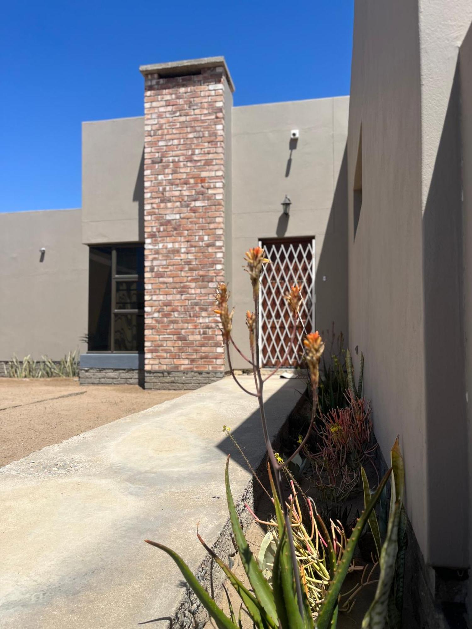 Otis Self Catering Apartment วัลวิสเบย์ ภายนอก รูปภาพ